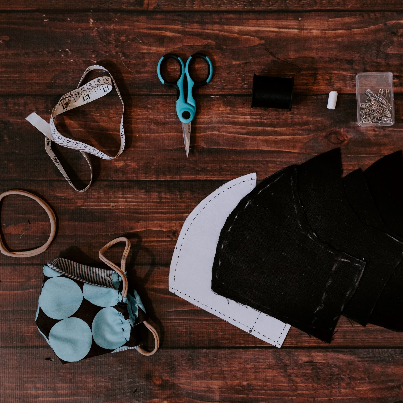 Make Your Own Face Mask - lapochette.co