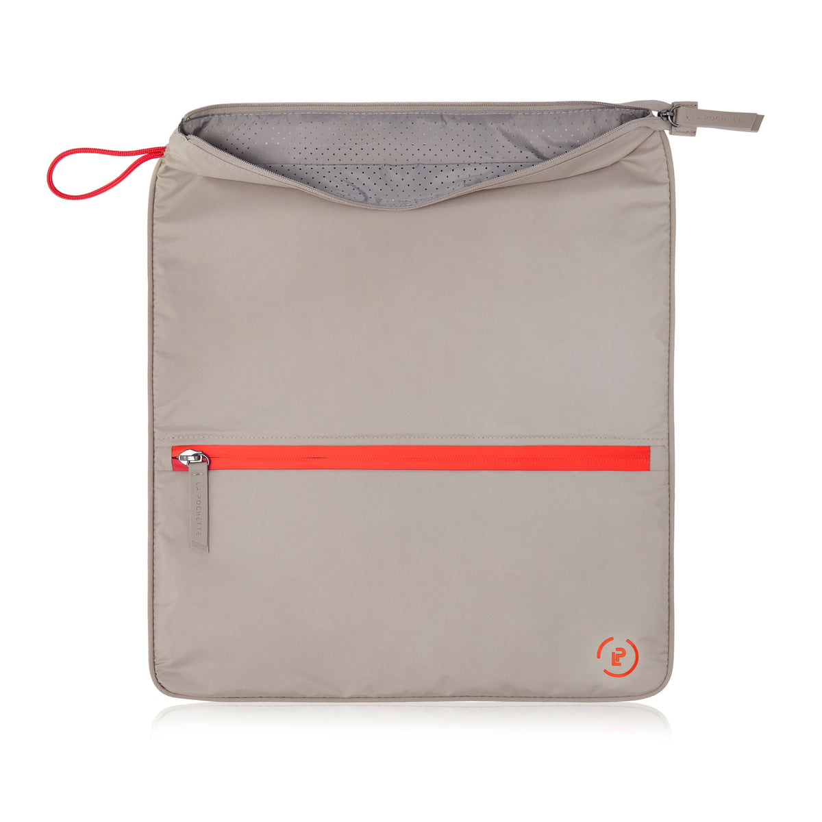 La Pochette Sweat Bag in Beige with red trims showing the antimicrobial and deoderising mesh lining 