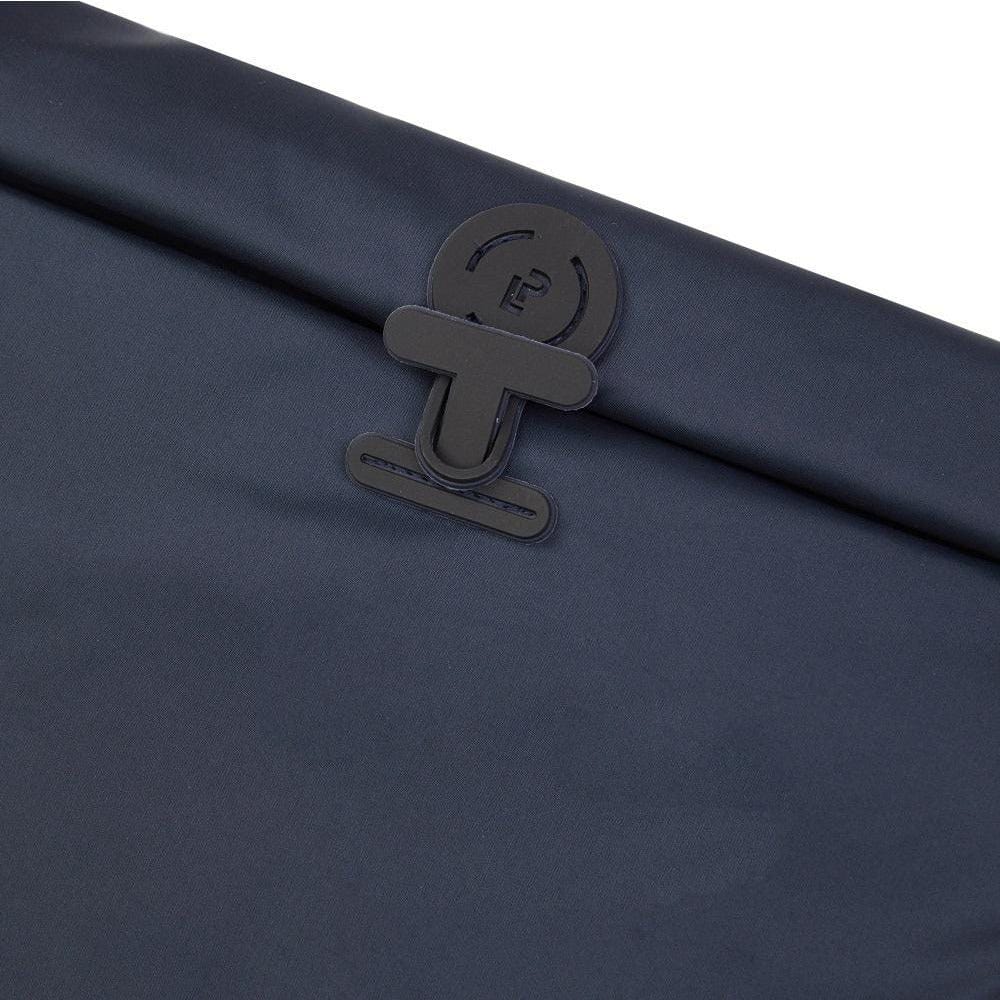 Close-up of the clasp detail in black